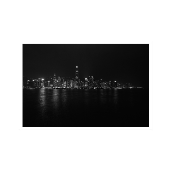 b_w_victoria_harbour_hk_size